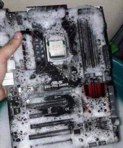 how to clean motherboard